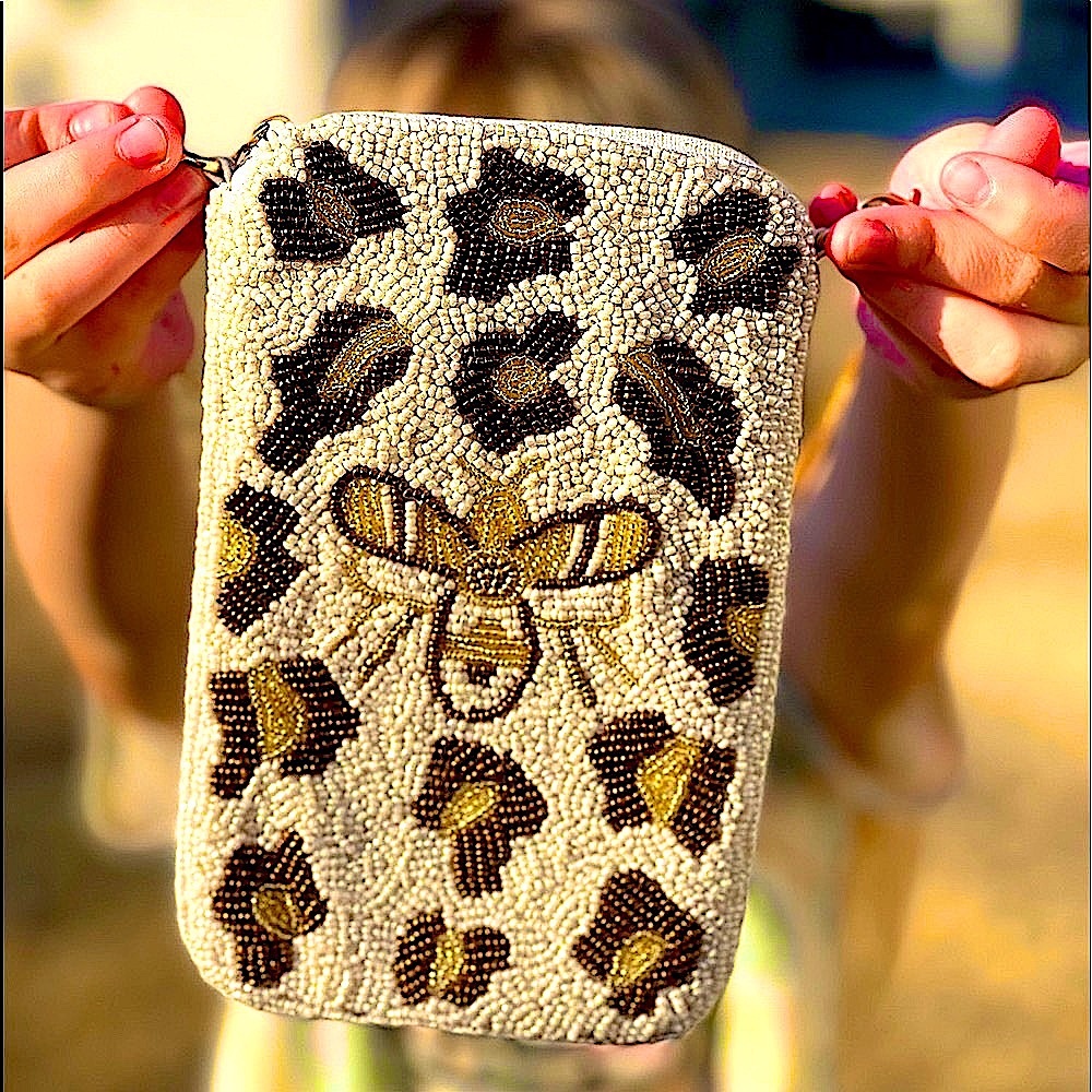 🆕🤎Leopard Bee Seed Bead Crossbody Bag